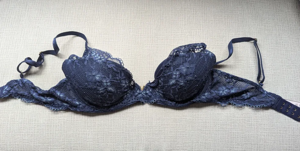 Victoria's Secret Bra - 34C thumbnail