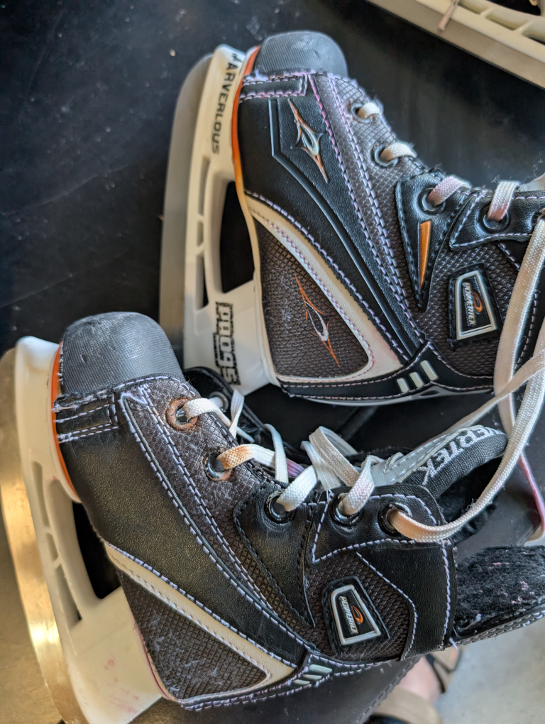 Powertek HS Youth Size 7.0 Ice Skates