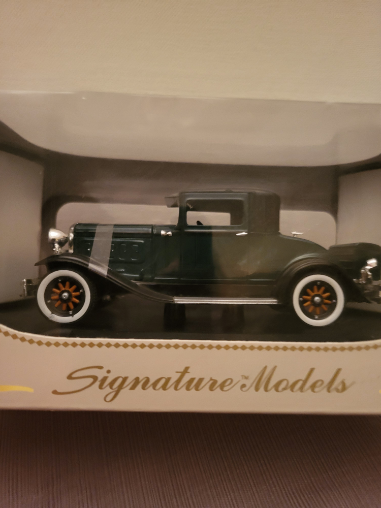 Signature Models 1930 Hudson Diecast Car