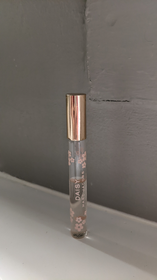 Marc Jacobs Daisy Eau so Fresh Rollerball Perfume 🧡