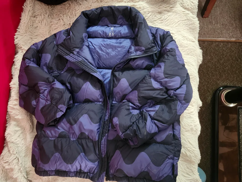 Assorted kids winter jacket uniqlo and Old Navy for sale by Sets image indicator(2)