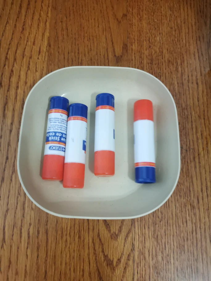Studio Glue Sticks - 4 Pack and plate