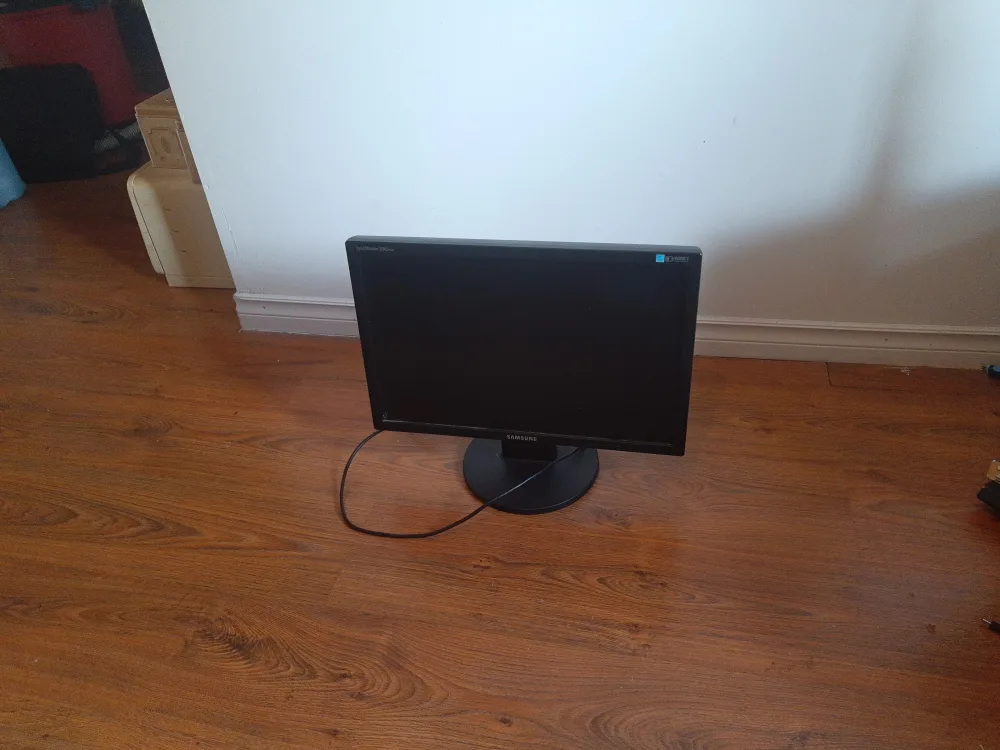 Samsung sincmaster 2043 for sale thumbnail