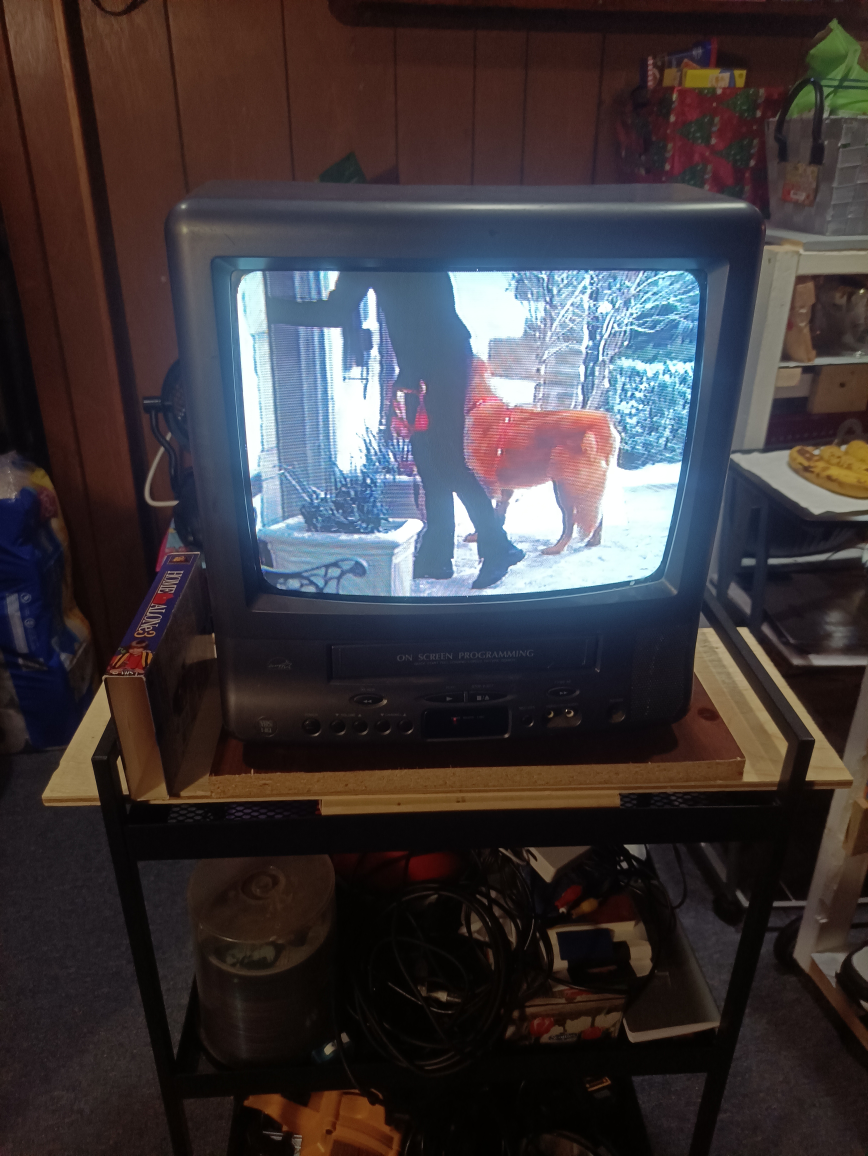 electrohome vhs hq 13 inch crt with vcr and composite input - photo 3