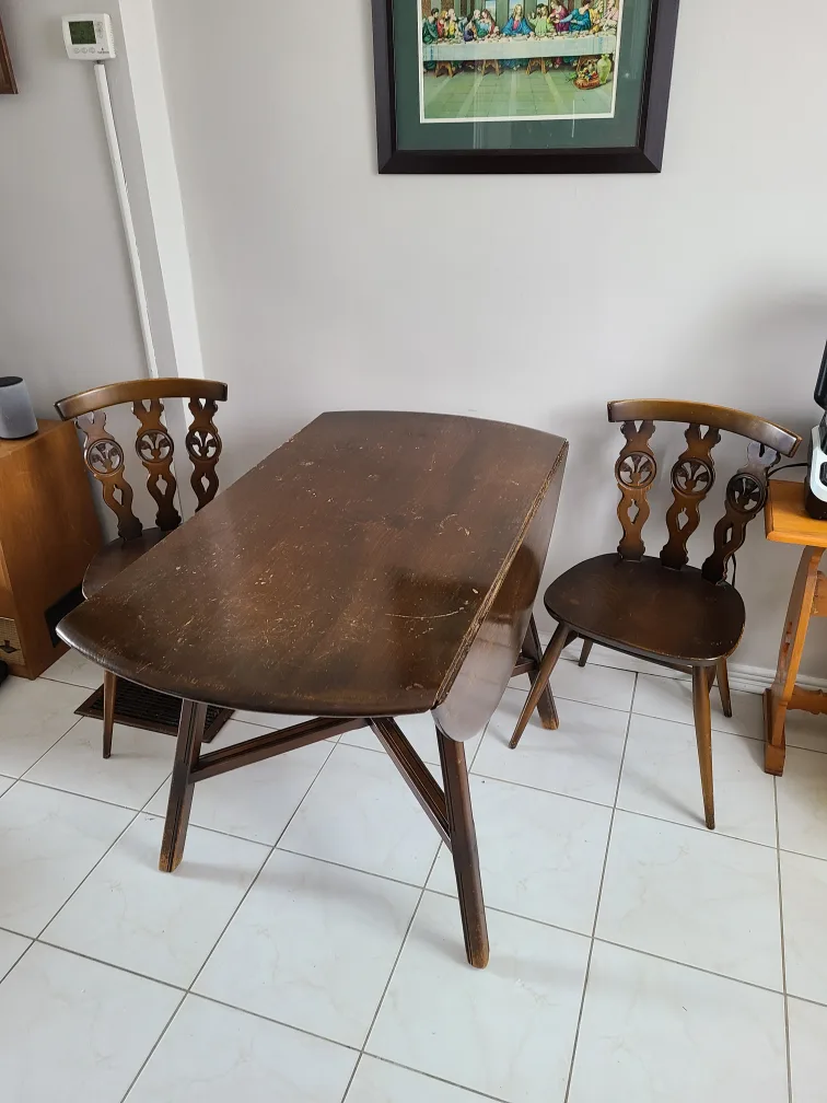 Ercol Drop Leaf Table and 4 Chairs image indicator(6)