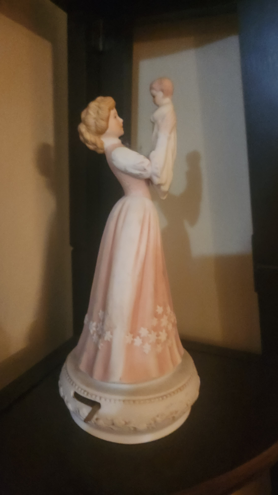 Enesco Treasured Memories Musical Figurine