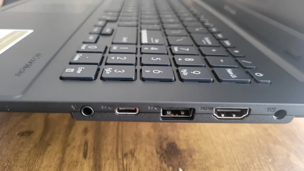 ASUS Vivobook Laptop (New) image indicator(3)