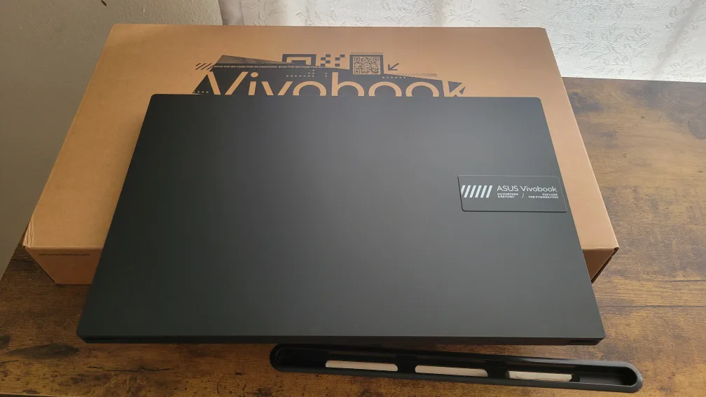 ASUS Vivobook Laptop (New) image indicator(5)