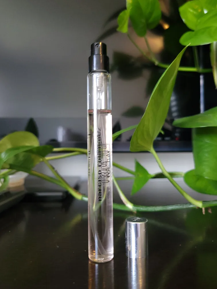 Narciso Rodriguez 10ml bottle image indicator(3)