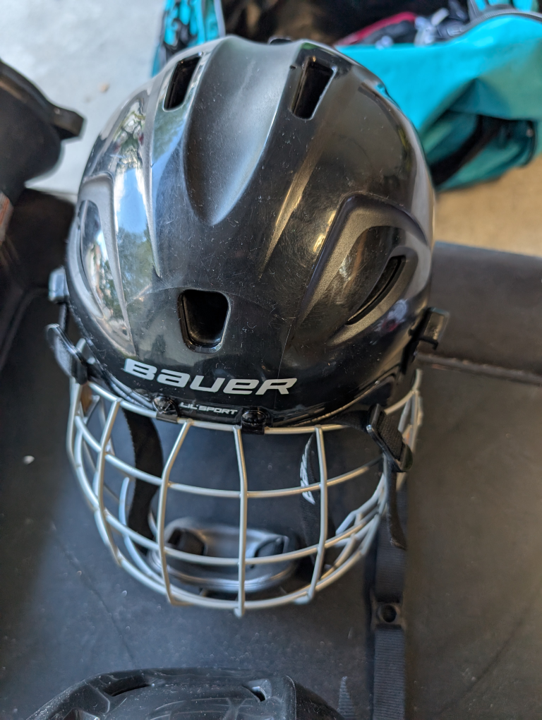 Bauer BHH2100 Hockey Helmet, Size Medium