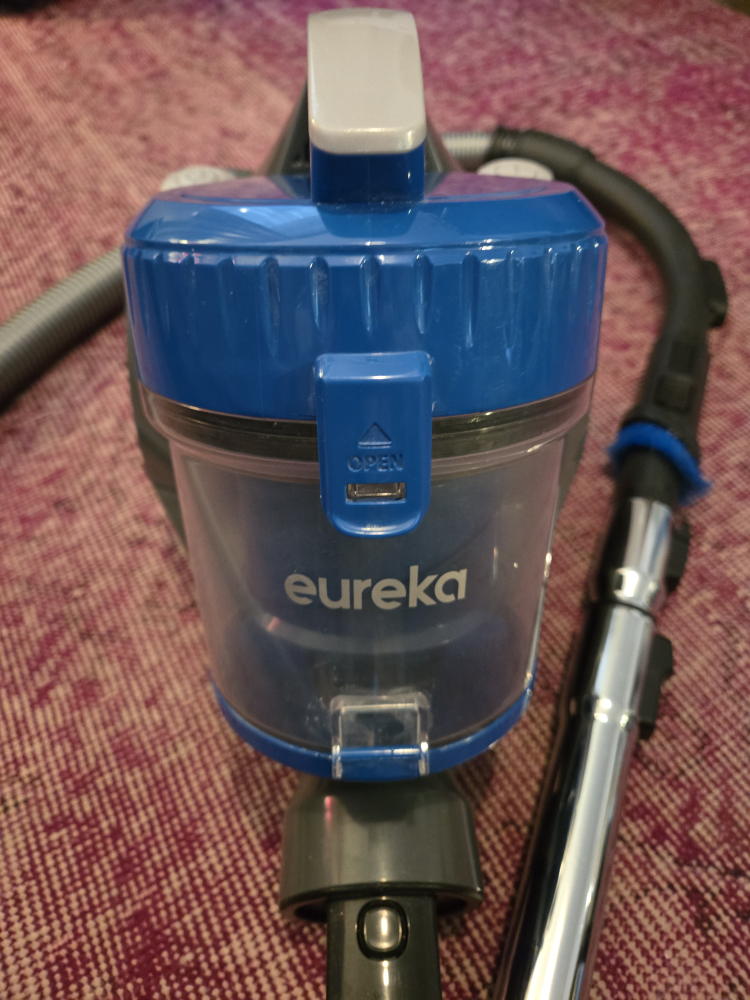 Eureka NEN110C WhirlWind Canister Vacuum - photo 2