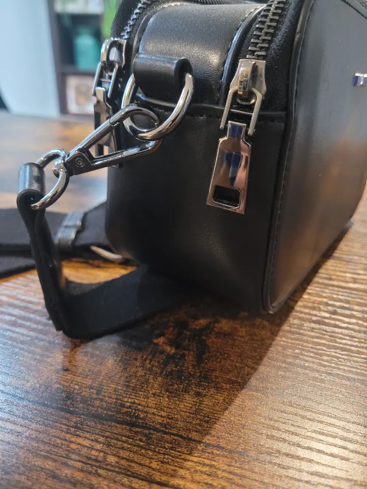 Luca Ferri Black Crossbody Bag image indicator(2)