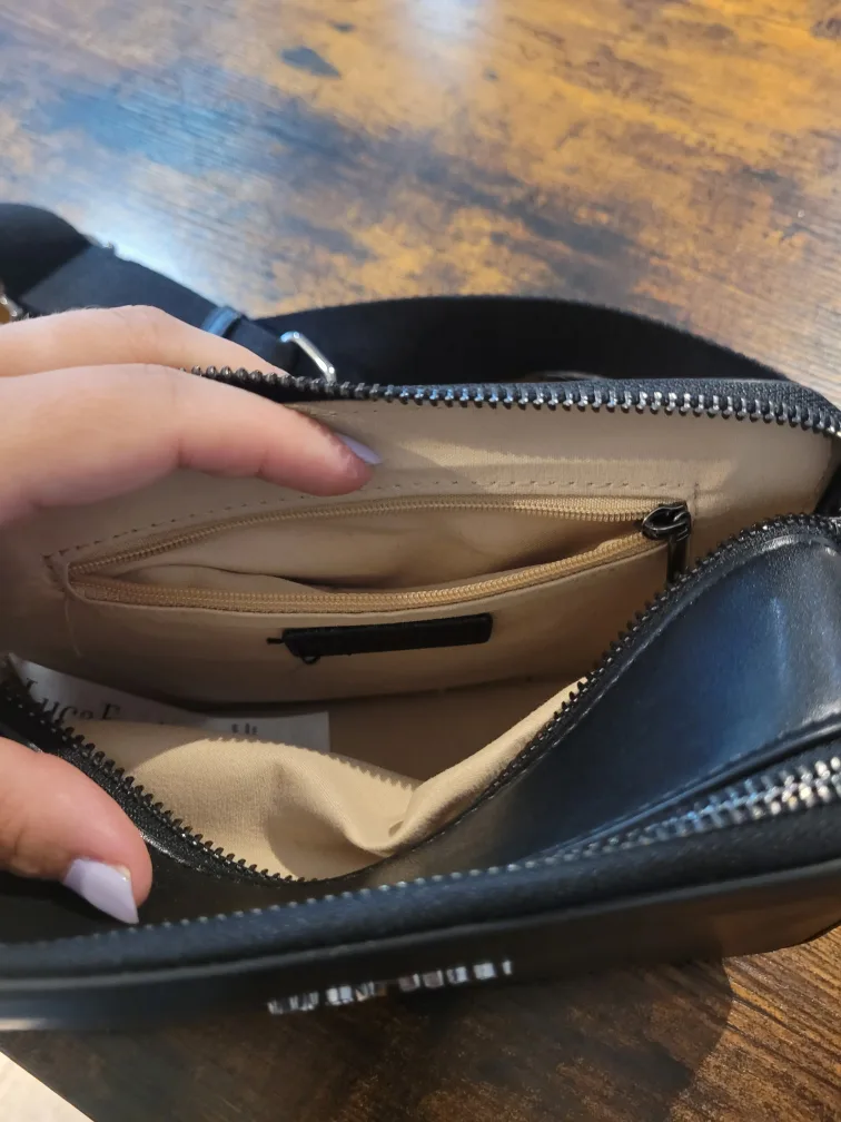 Luca Ferri Black Crossbody Bag image indicator(3)