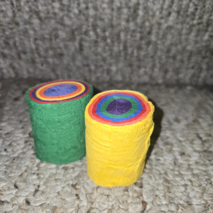 Colourful Paper Steamers image indicator(2)