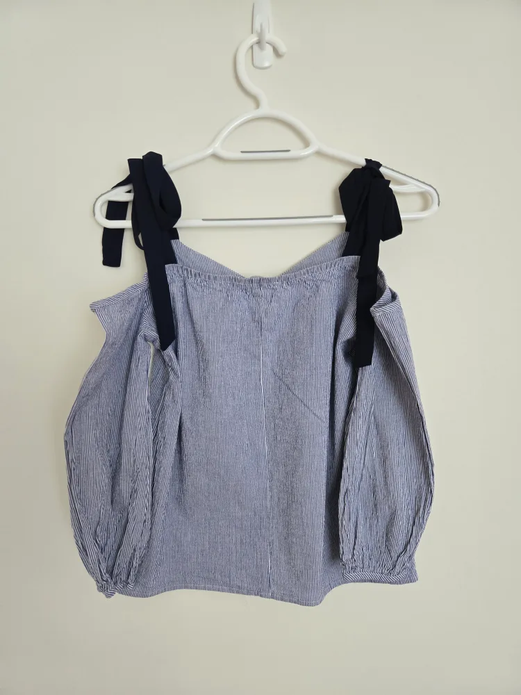 Off shoulder Top, Blue & White Stripes and ties Size S image indicator(3)