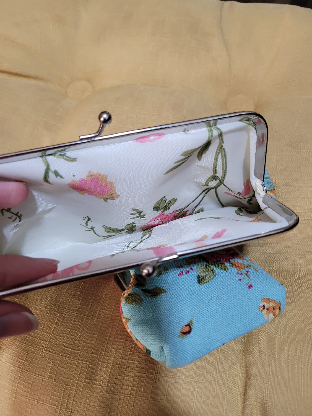 Floral Kisslock Pouches - Set of 2 image indicator(2)