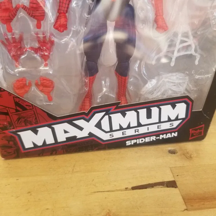 Marvel Legends Spider-Man Maximum Series Action Figure image indicator(4)