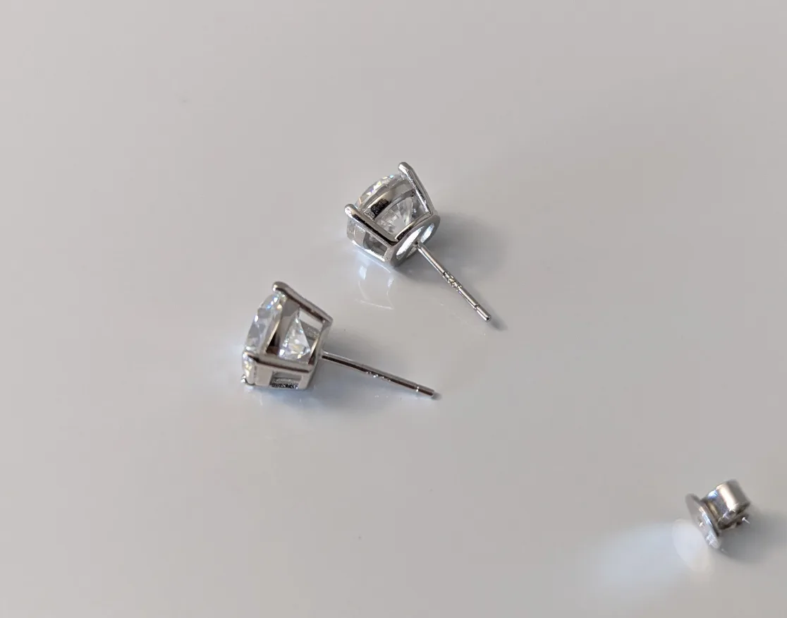 Moissanite Stud Earrings – 18K Gold Plated 925 Sterling Silver image indicator(7)