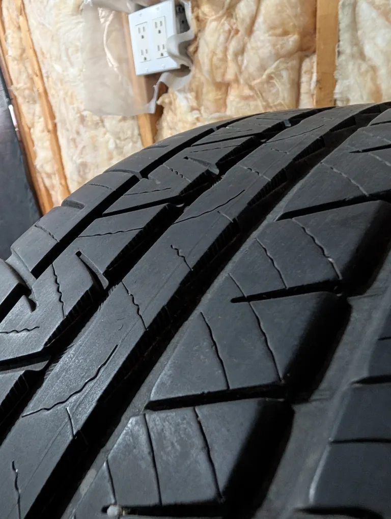 (4)-235/50R18 Cooper Zeon RS3-G1 All Season Tires thumbnail