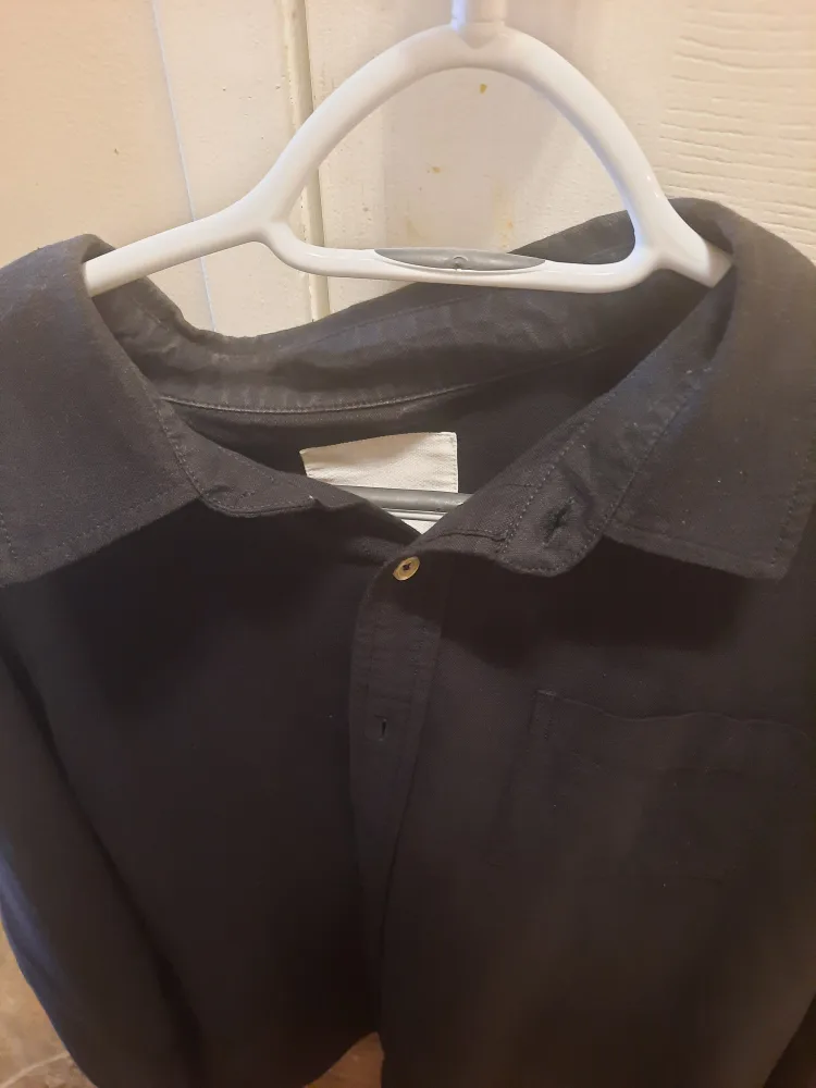 Black Button Up Shirt - XL pick up only image indicator(3)