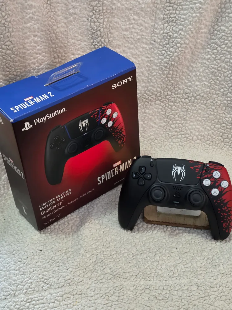 Sony PlayStation 5 Spider-Man 2 Limited Edition Controller image indicator(2)