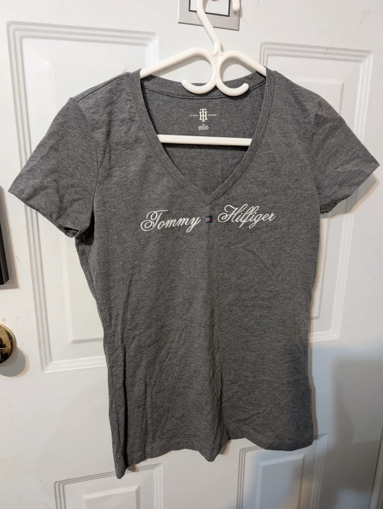 Tommy Hilfiger Grey T-Shirt - Size S thumbnail