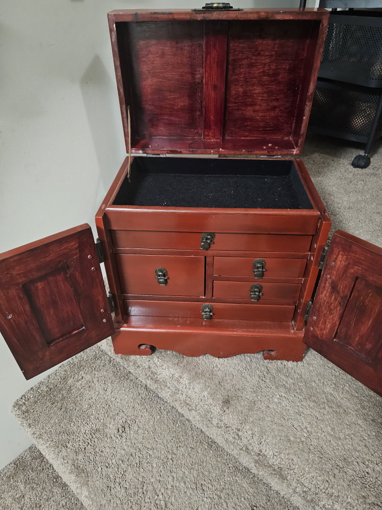 Wooden Jewelry Box (used like new) - photo 4