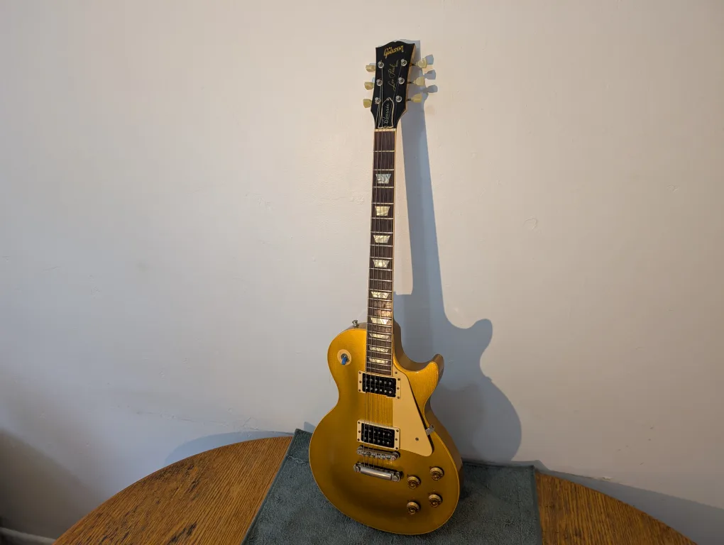 Gibson Les Paul Classic Gold Top w/ Case image indicator(5)