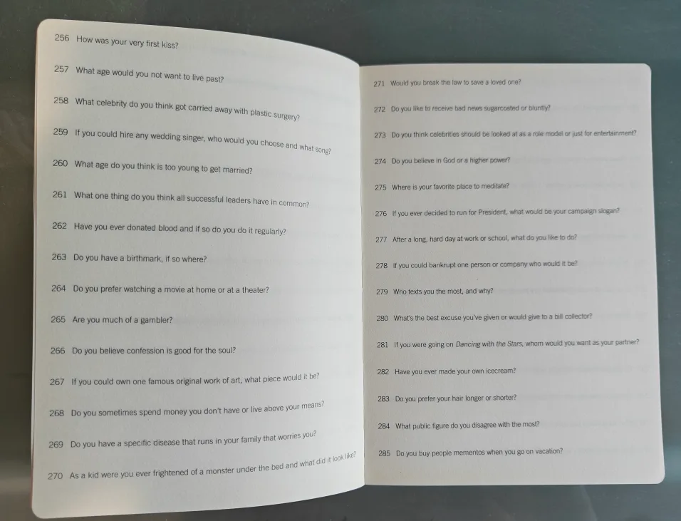 3000 Questions About Me Book image indicator(5)