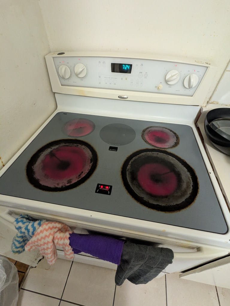 Whirlpool Electric Range - Moving sale - photo 3