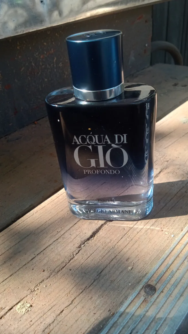 Giorgio Armani Acqua di Gio Profondo Parfum thumbnail