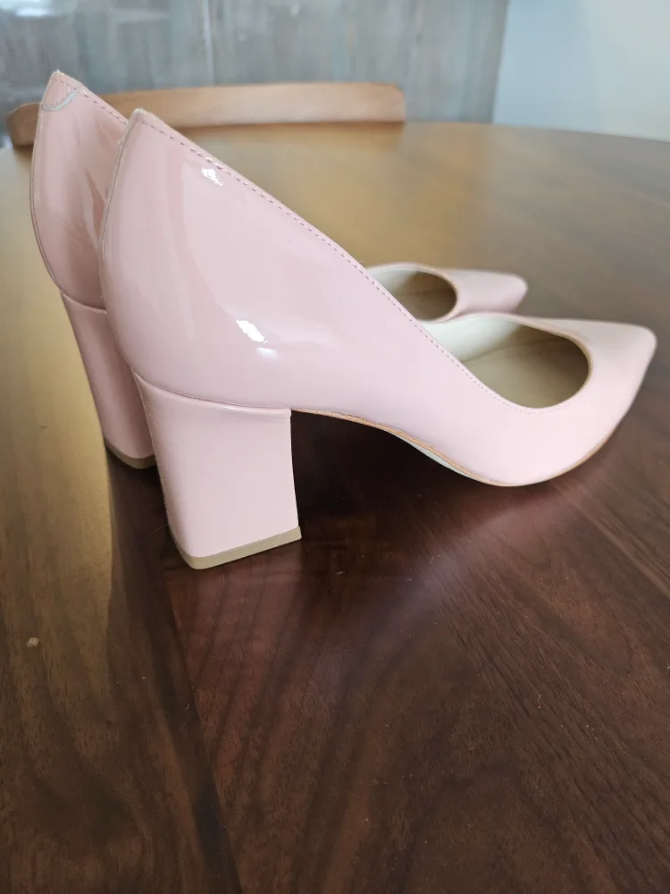 NWT Marc Fisher LTD Pink Patent Heels Size 7.5 image indicator(2)