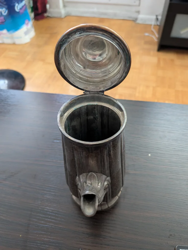 Vintage Silver Coffee Pot image indicator(3)