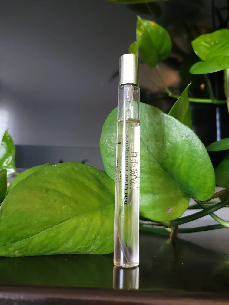 Narciso Rodriguez 10ml bottle image indicator(2)