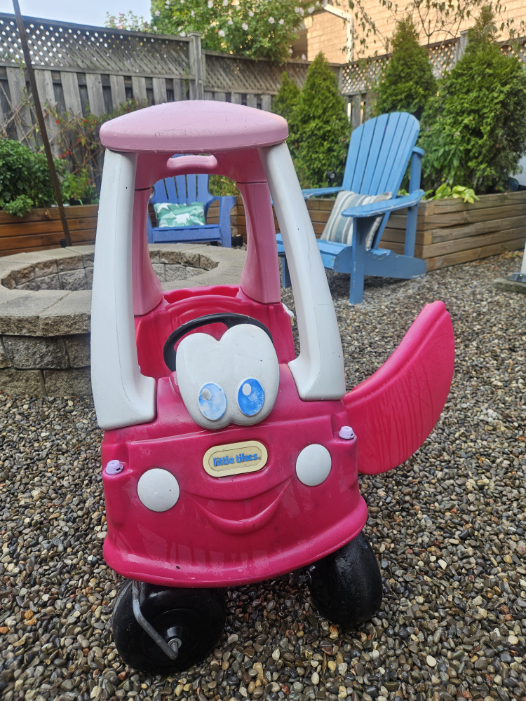 Little Tikes Cozy Coupe Ride-On Car