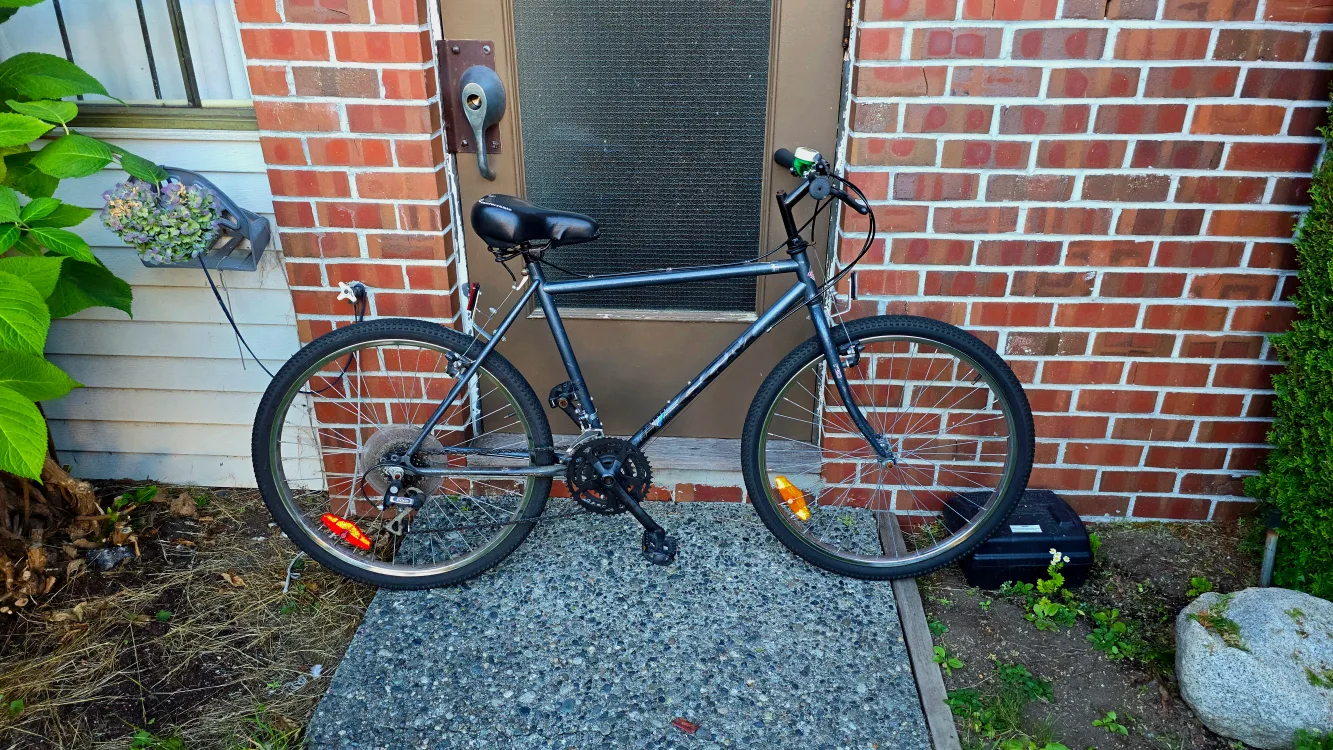 CCM 21 Speed Mountain Bike 26" -$150 thumbnail