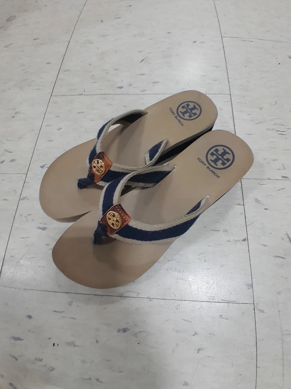 Tory Burch Flip Flops Size 8 thumbnail