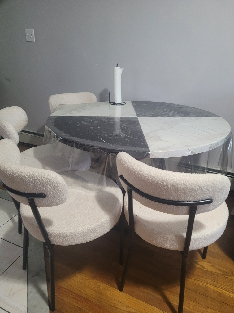 Round Dining Table with 4 Boucle Chairs