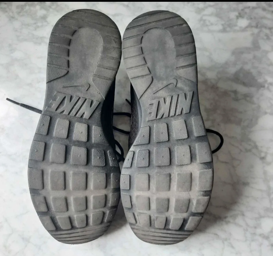 Nike Tanjun Black Running Shoes - Size 9.5 Womens image indicator(4)