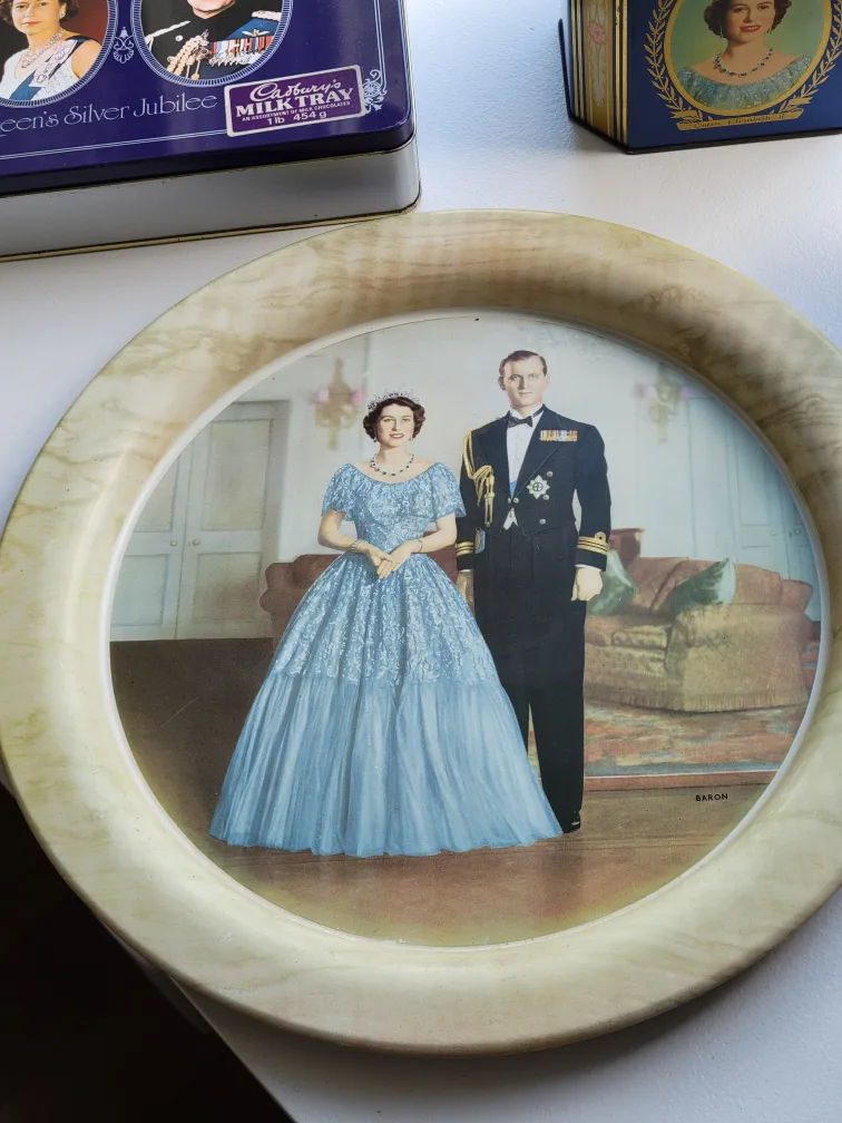 Queen Elizabeth II Coronation Souvenir Tins & Trays & cups image indicator(5)