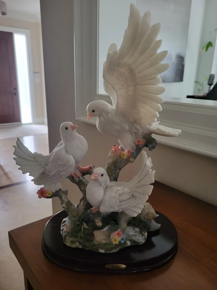 Ruby's Collection Dove Figurine thumbnail