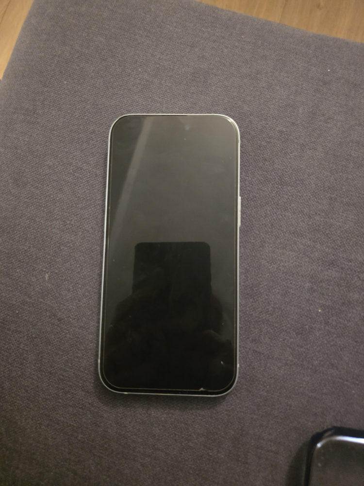 iPhone 15 - Great Condition! - photo 2