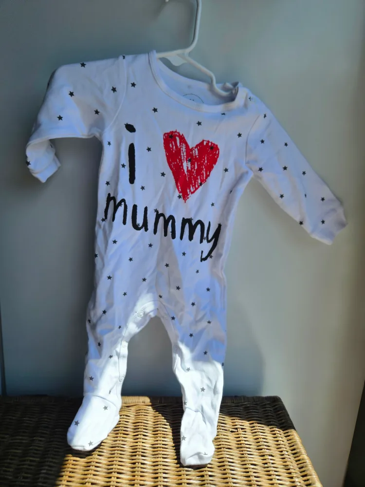 Baby Onesie - I ❤️ Mummy, Size 0-3 Months thumbnail