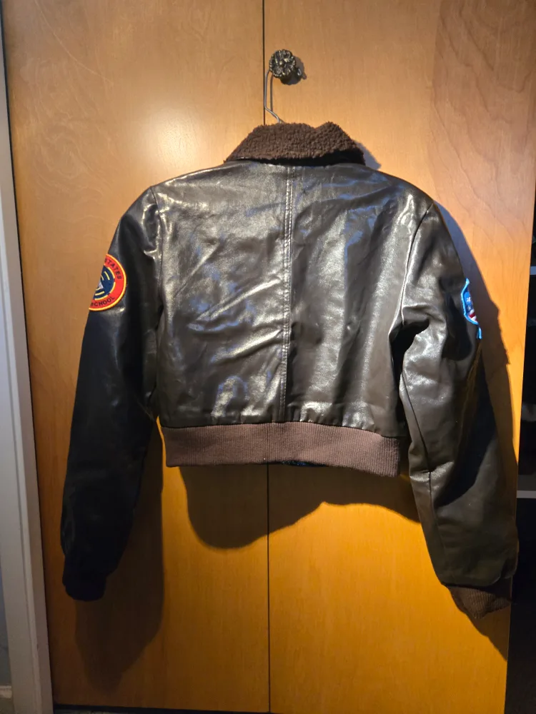Top Gun Inspired cropped Brown bomber Jacket image indicator(3)