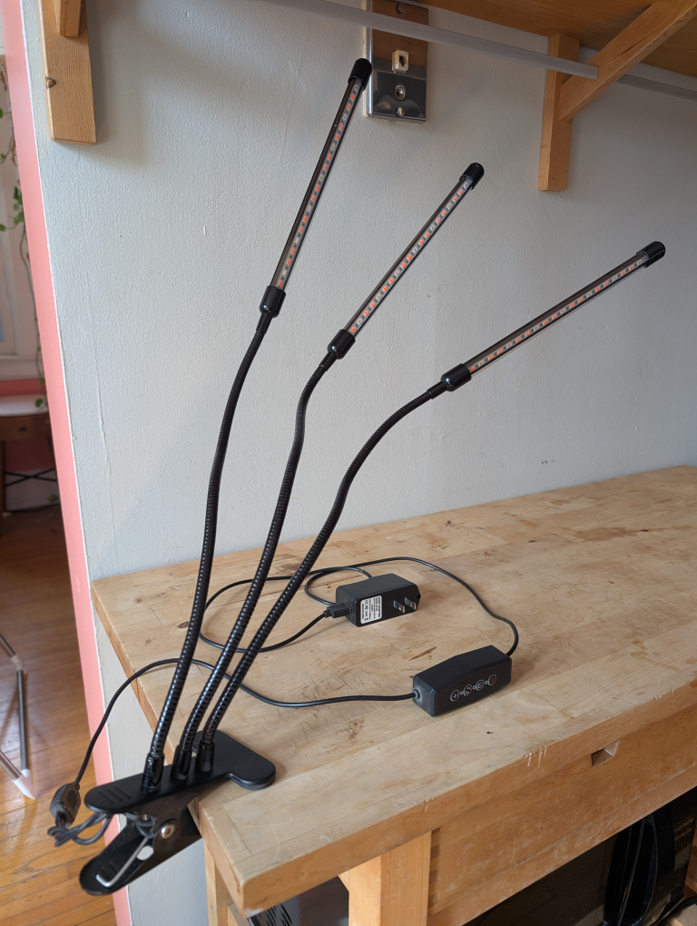 LED Grow Light with Clip - photo 2