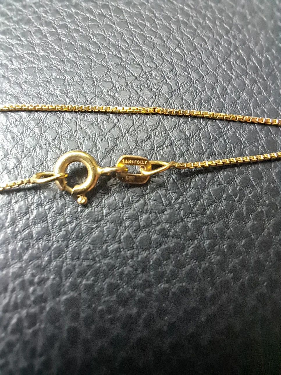 14K Gold Necklace with Pendant image indicator(4)