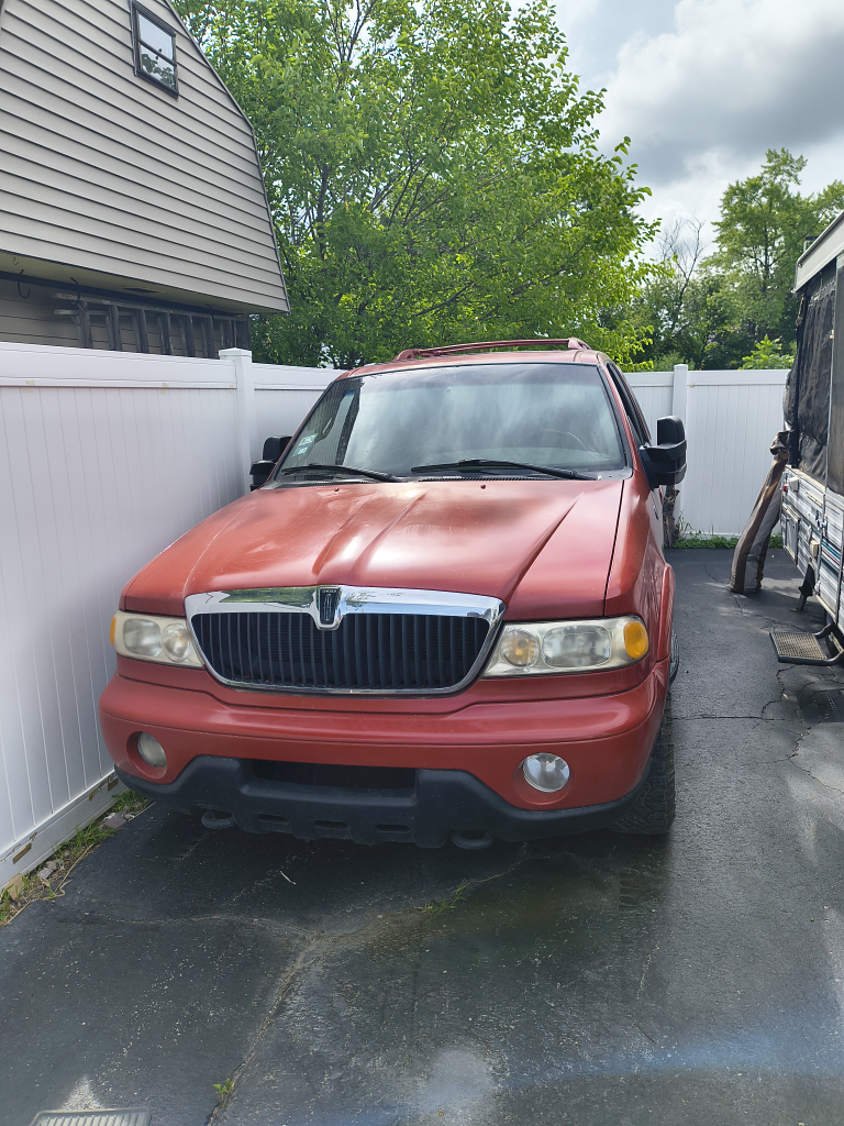 Lincoln Navigator SUV - photo 3