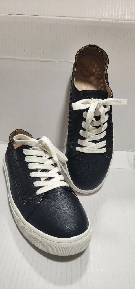 Sam Edelman Black Leather Sneakers thumbnail