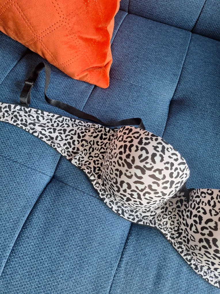 Infinity Women's Bra - Size 34B/75B image indicator(4)