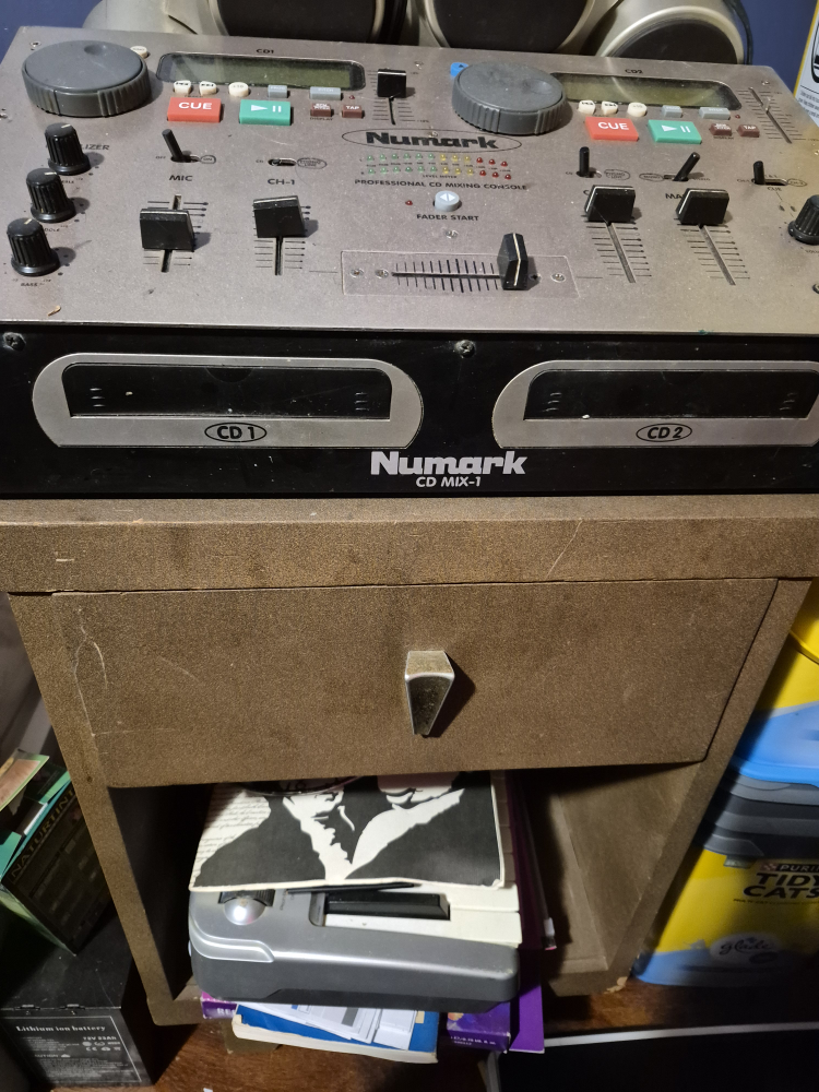 Numark CD MIX-1 Professional CD Mixing Console - photo 2